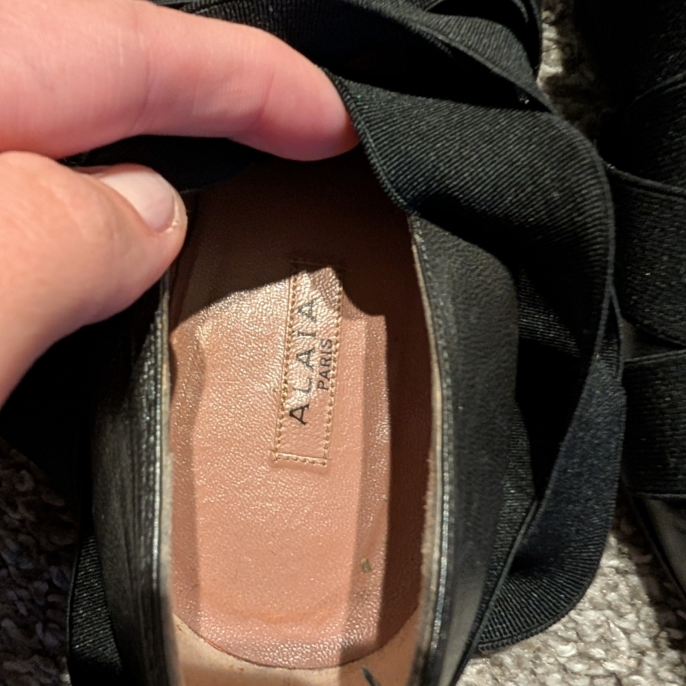 Alaïa Black Elastic Strap Pointed Toe Ballet Flats Size 35 - Picture 6 of 6